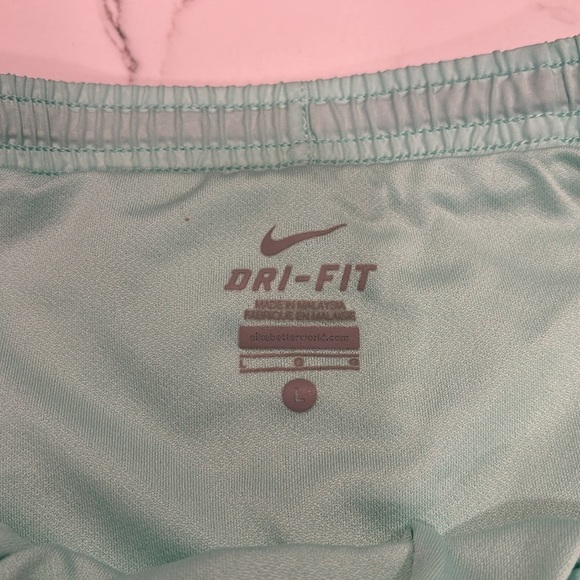 Nike Women’s Running shorts - Picture 3 of 7